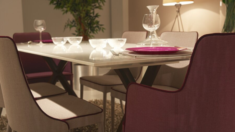 Choosing the Best Dining Table for Large Families